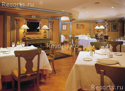 NH Gran Hotel 15